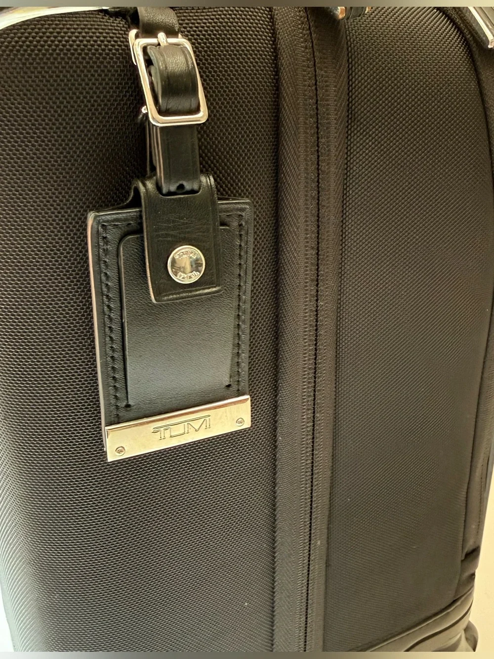 TUMI Arrivé McAllen Mobile Office Carry-On Compact Spinner Briefcase Black EUC
